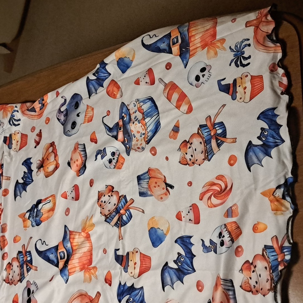 Halloween pajamas lots of strech 100% polyester (M Left) - Picture 3 of 5
